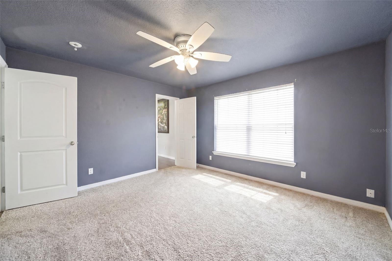 Image 28 of 35 For 411 Robin Road