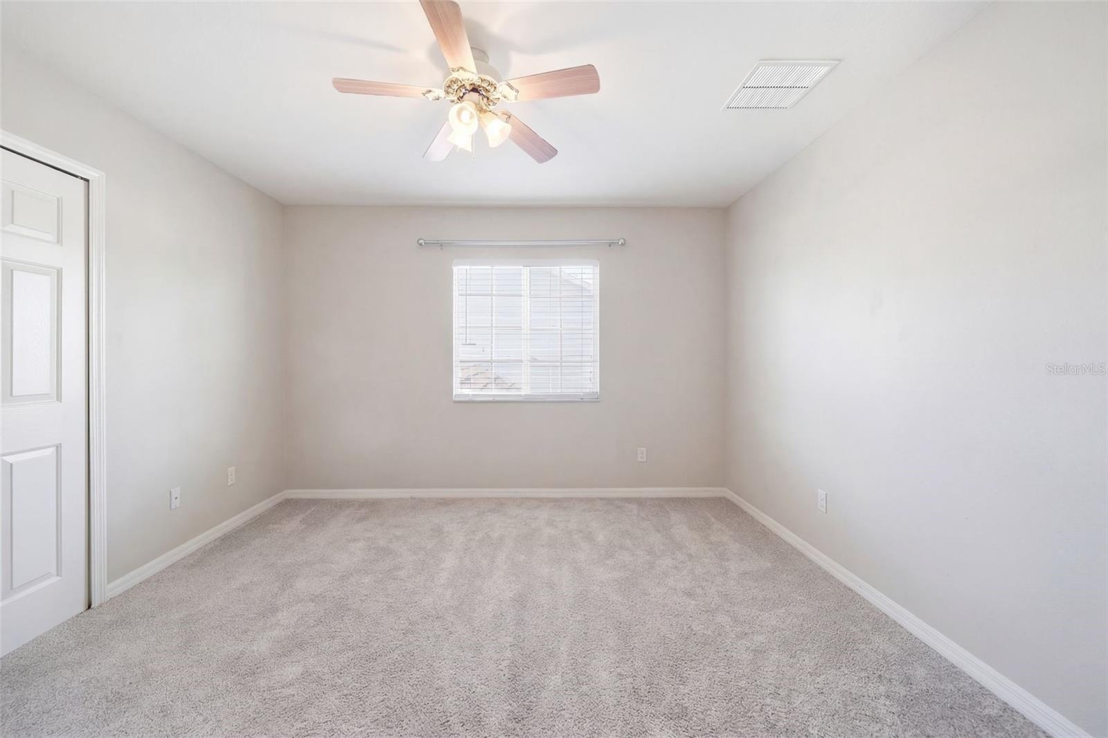 Image 31 of 35 For 411 Robin Road