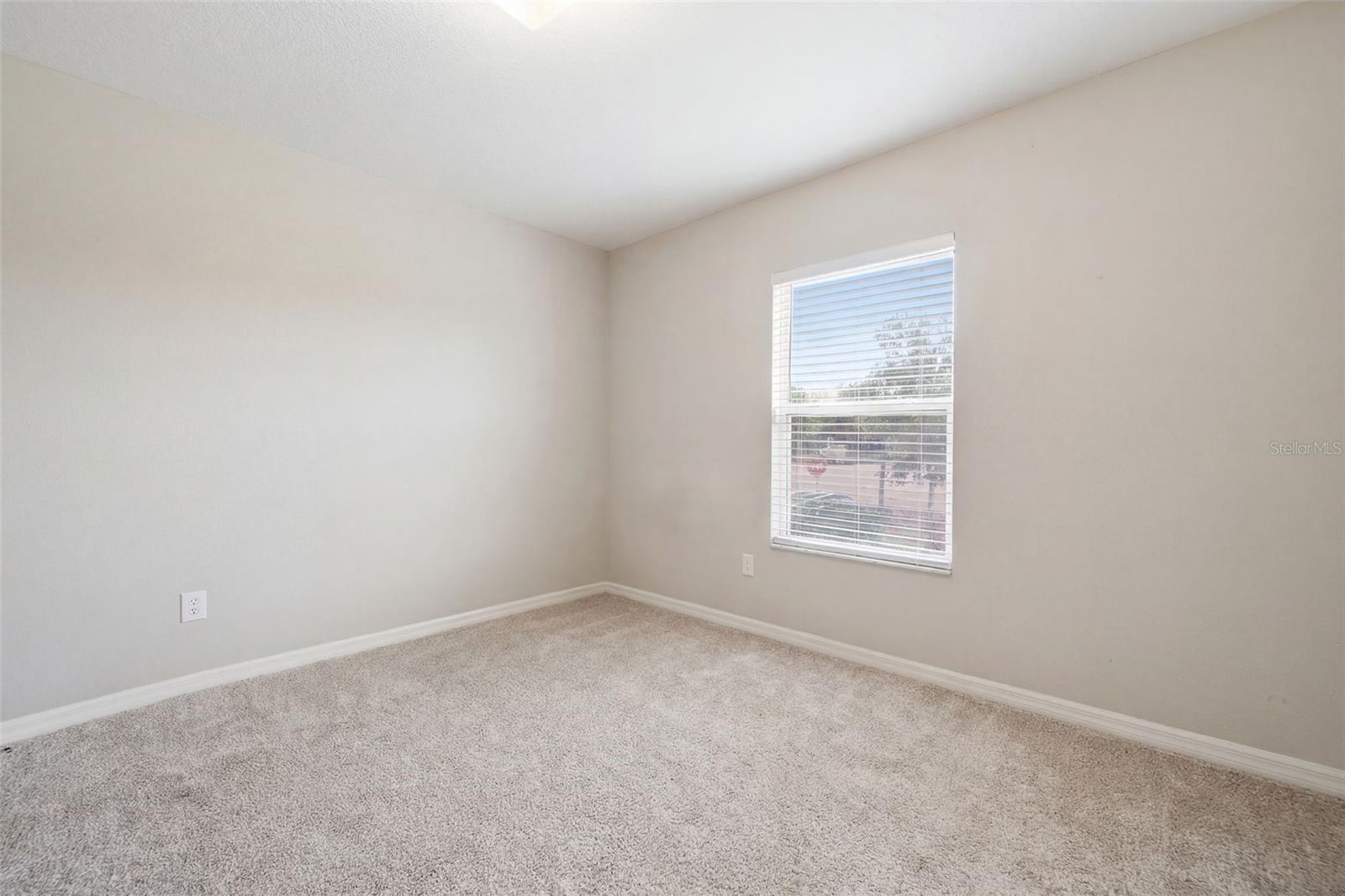 Image 32 of 35 For 411 Robin Road