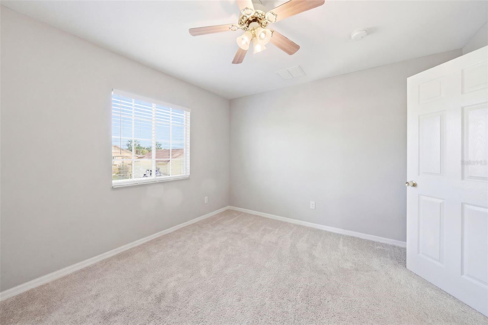 Image 34 of 35 For 411 Robin Road