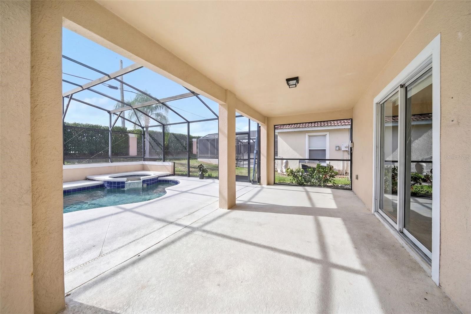 Image 9 of 35 For 411 Robin Road