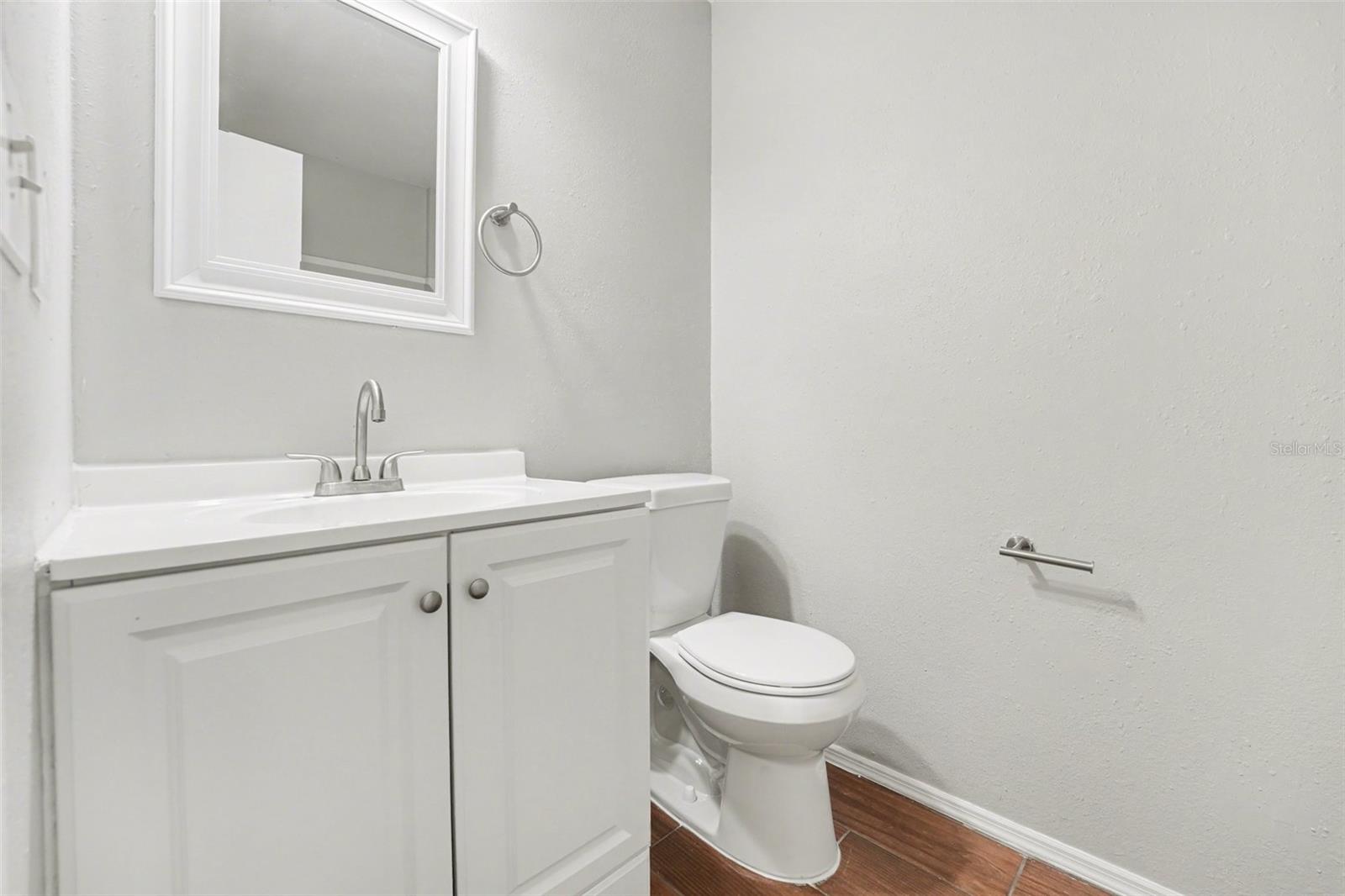 Image 17 of 21 For 638 Lake Dexter Circle