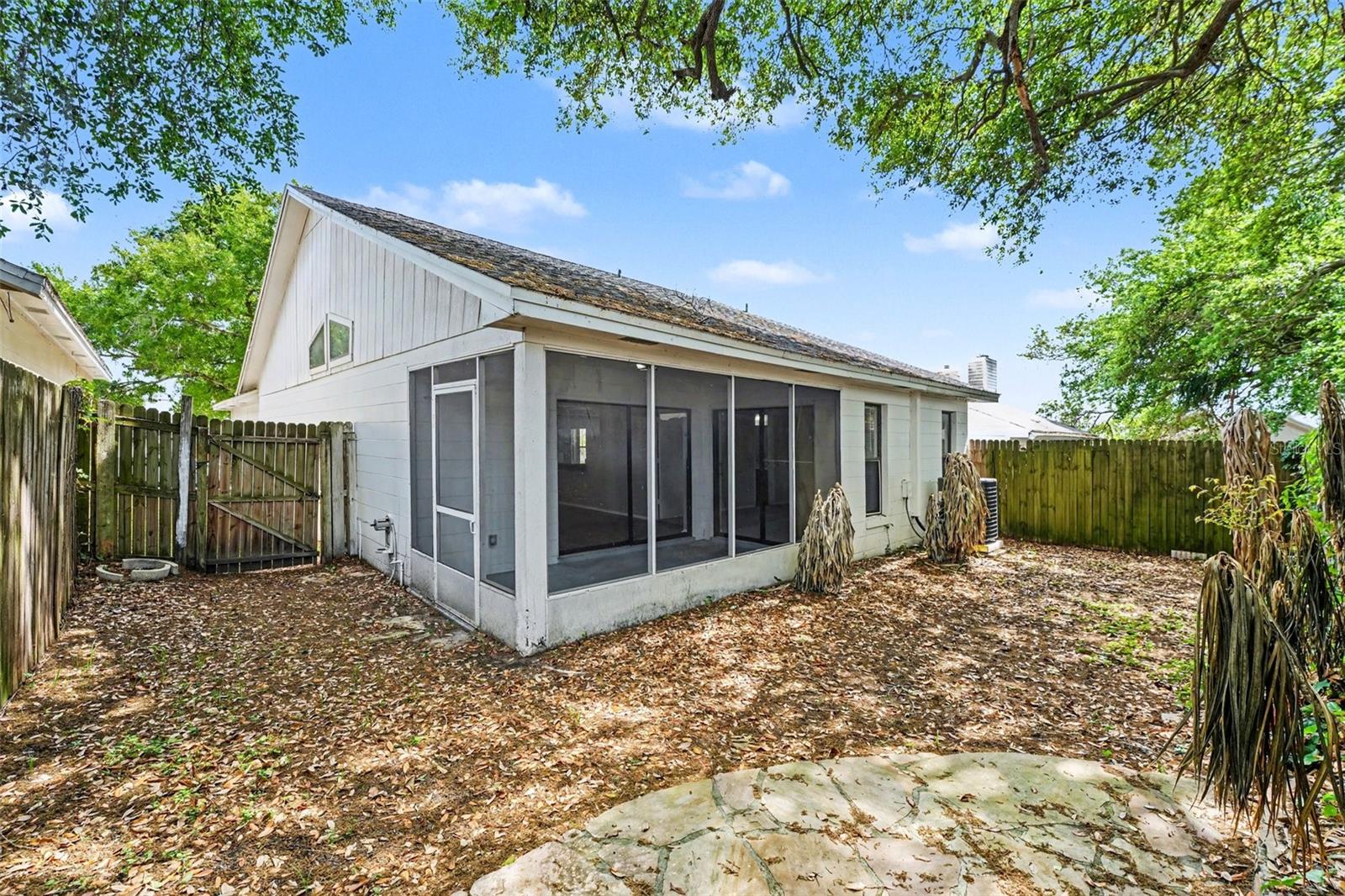 Image 20 of 21 For 638 Lake Dexter Circle