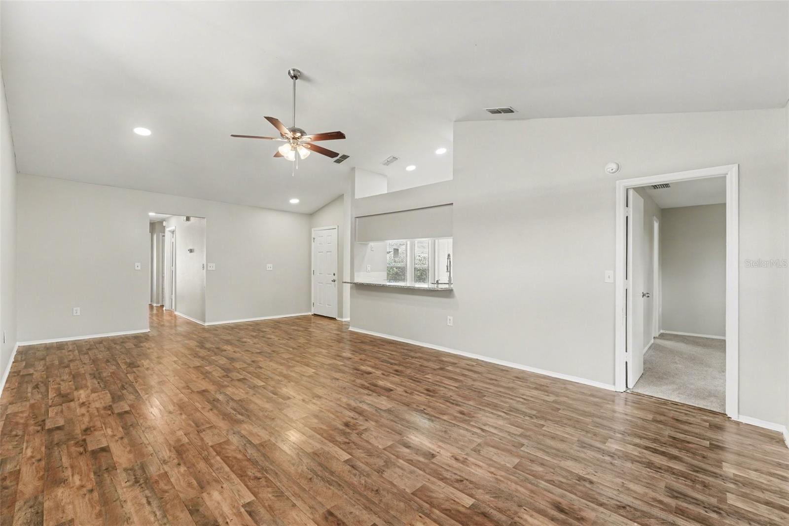 Image 4 of 21 For 638 Lake Dexter Circle