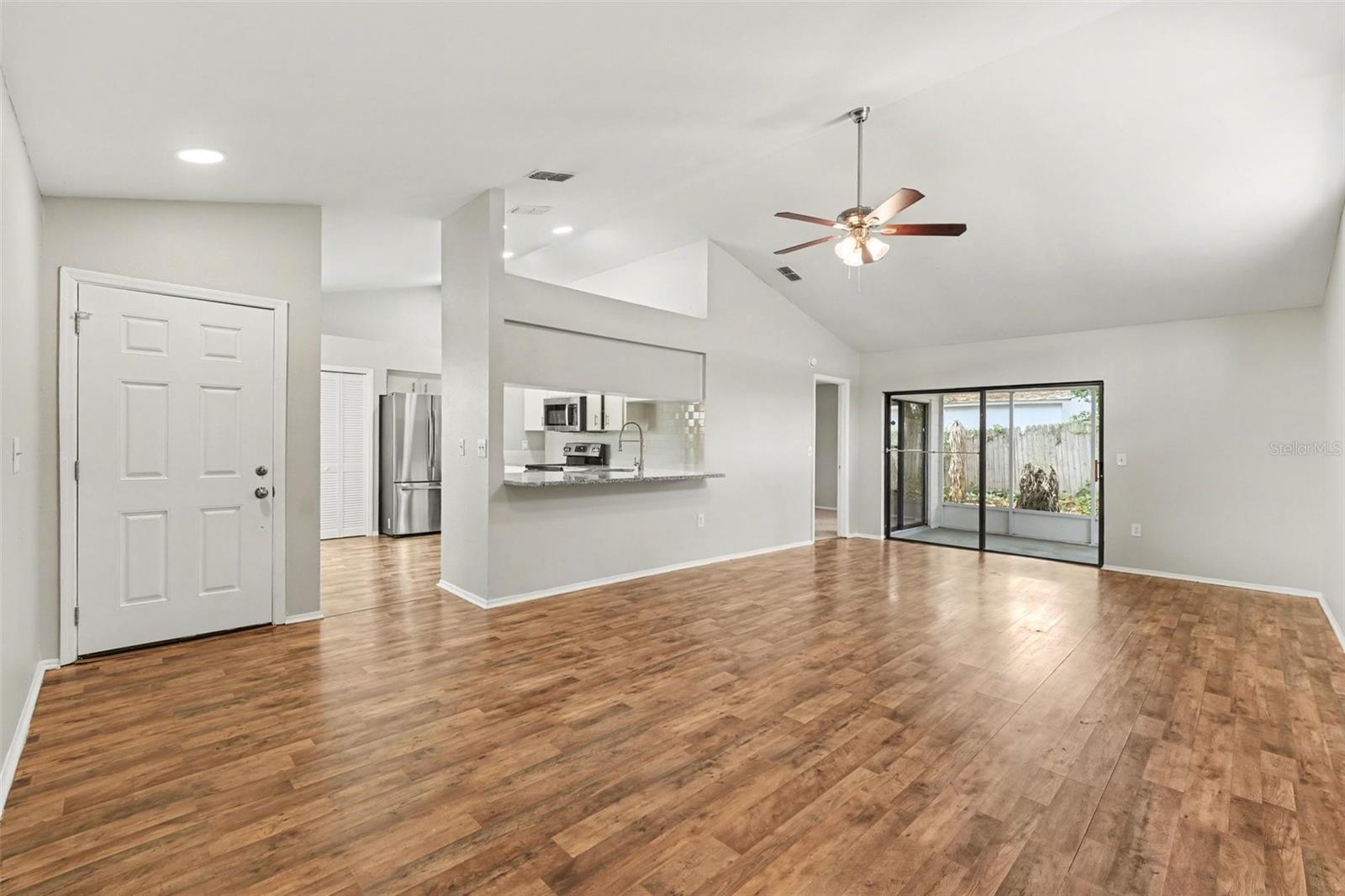 Image 8 of 21 For 638 Lake Dexter Circle