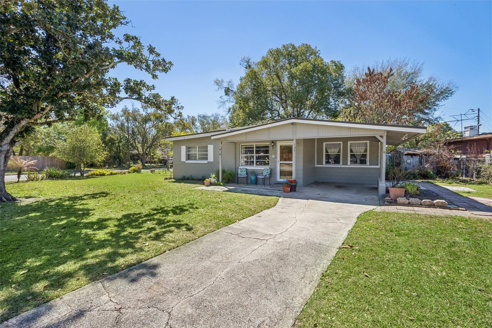 Listing photo id 0 for 129 Mayfair Circle