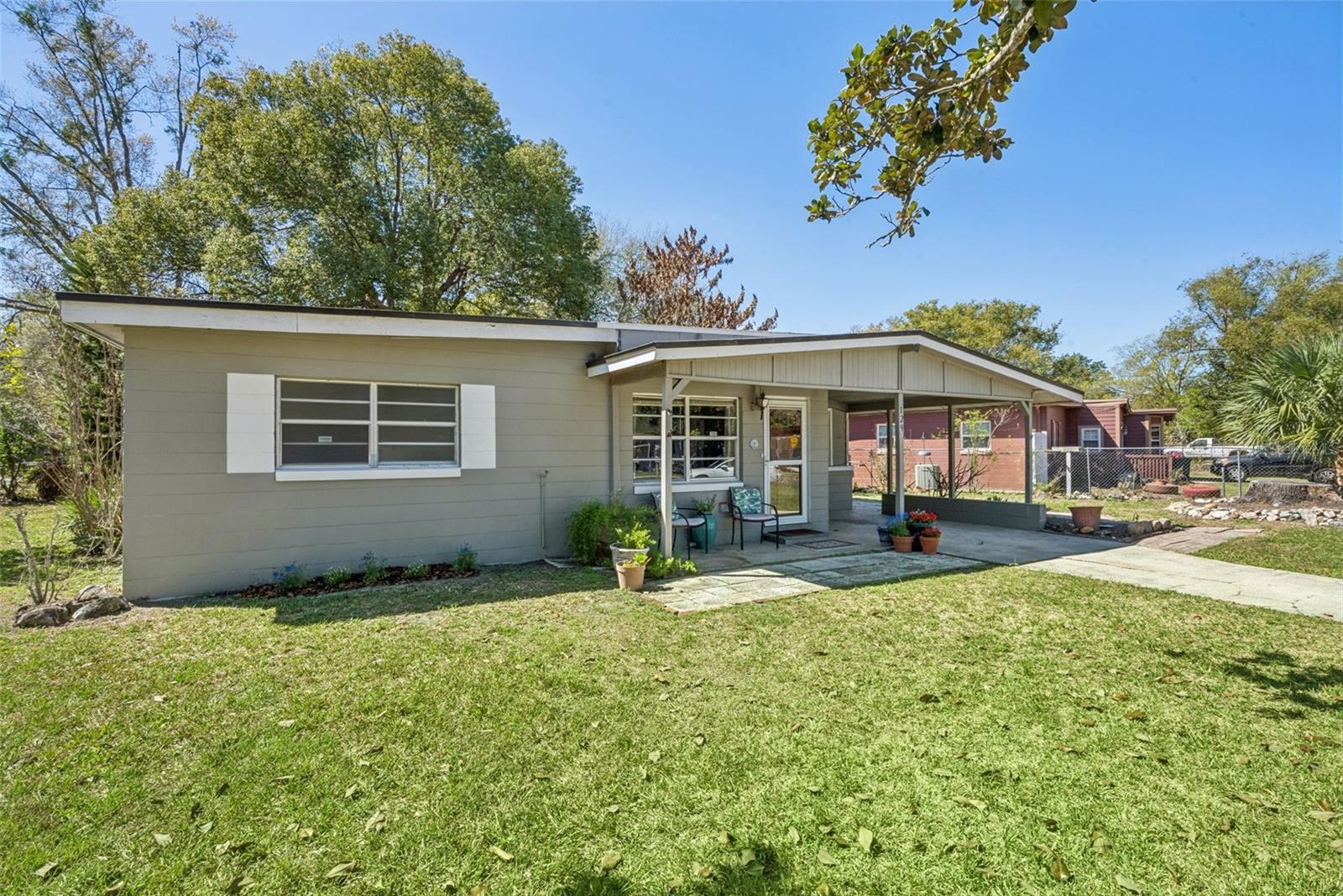 Listing photo id 1 for 129 Mayfair Circle