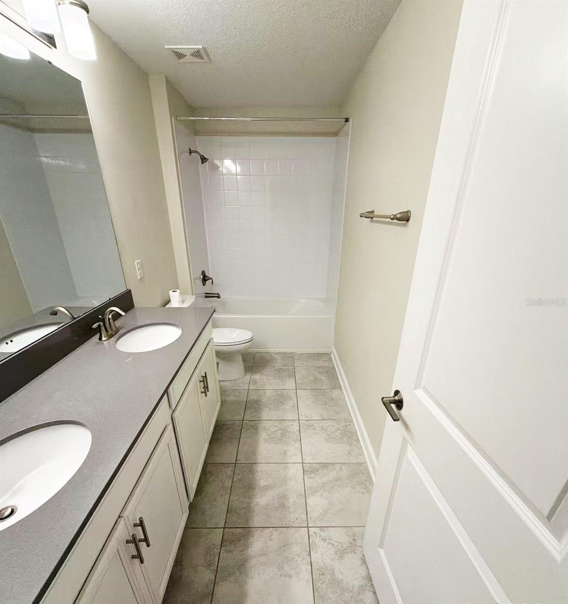 Image 16 of 27 For 11211 History Avenue