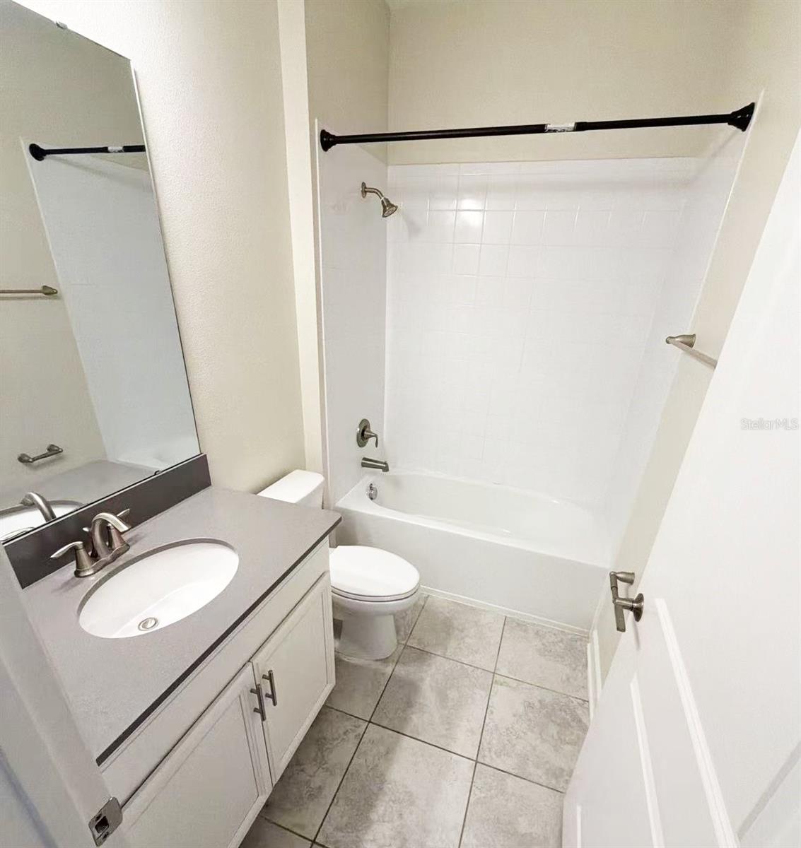 Image 19 of 27 For 11211 History Avenue