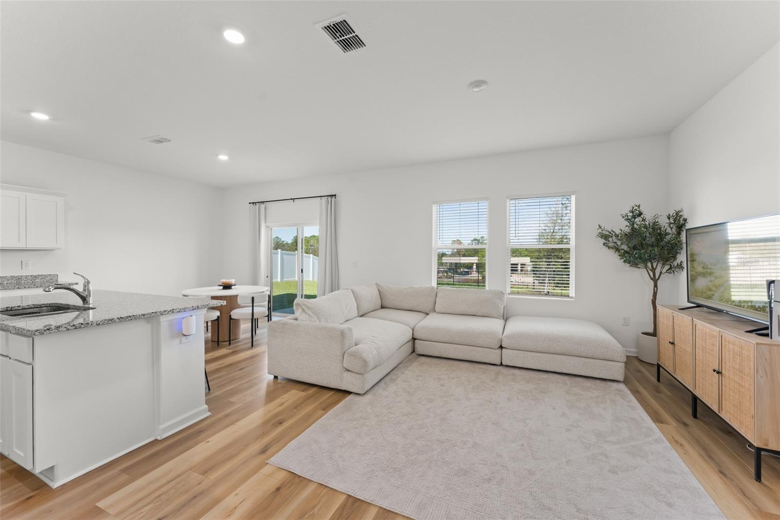 Image 17 of 41 For 8700 Sportsman Loop