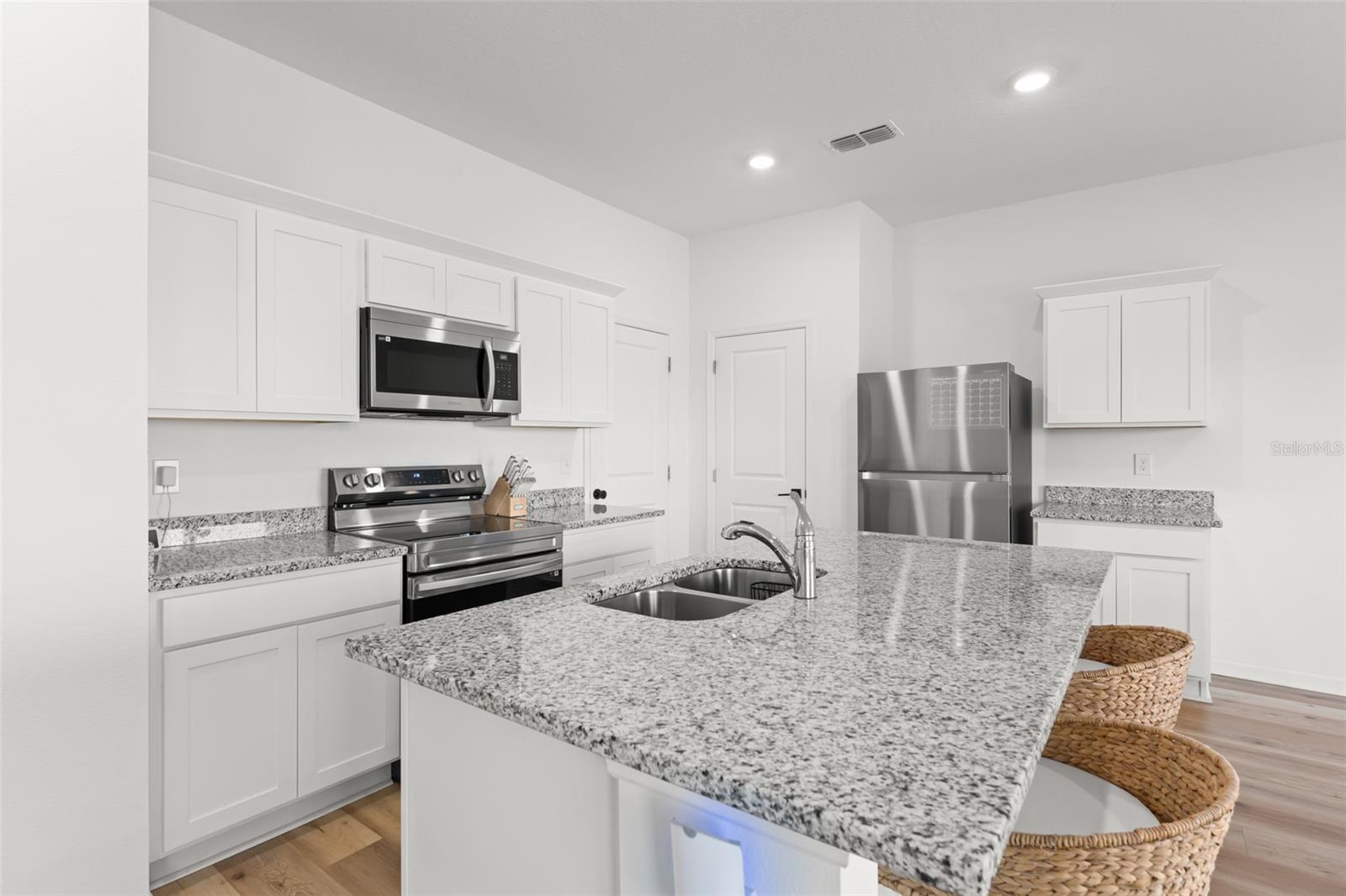 Image 8 of 41 For 8700 Sportsman Loop