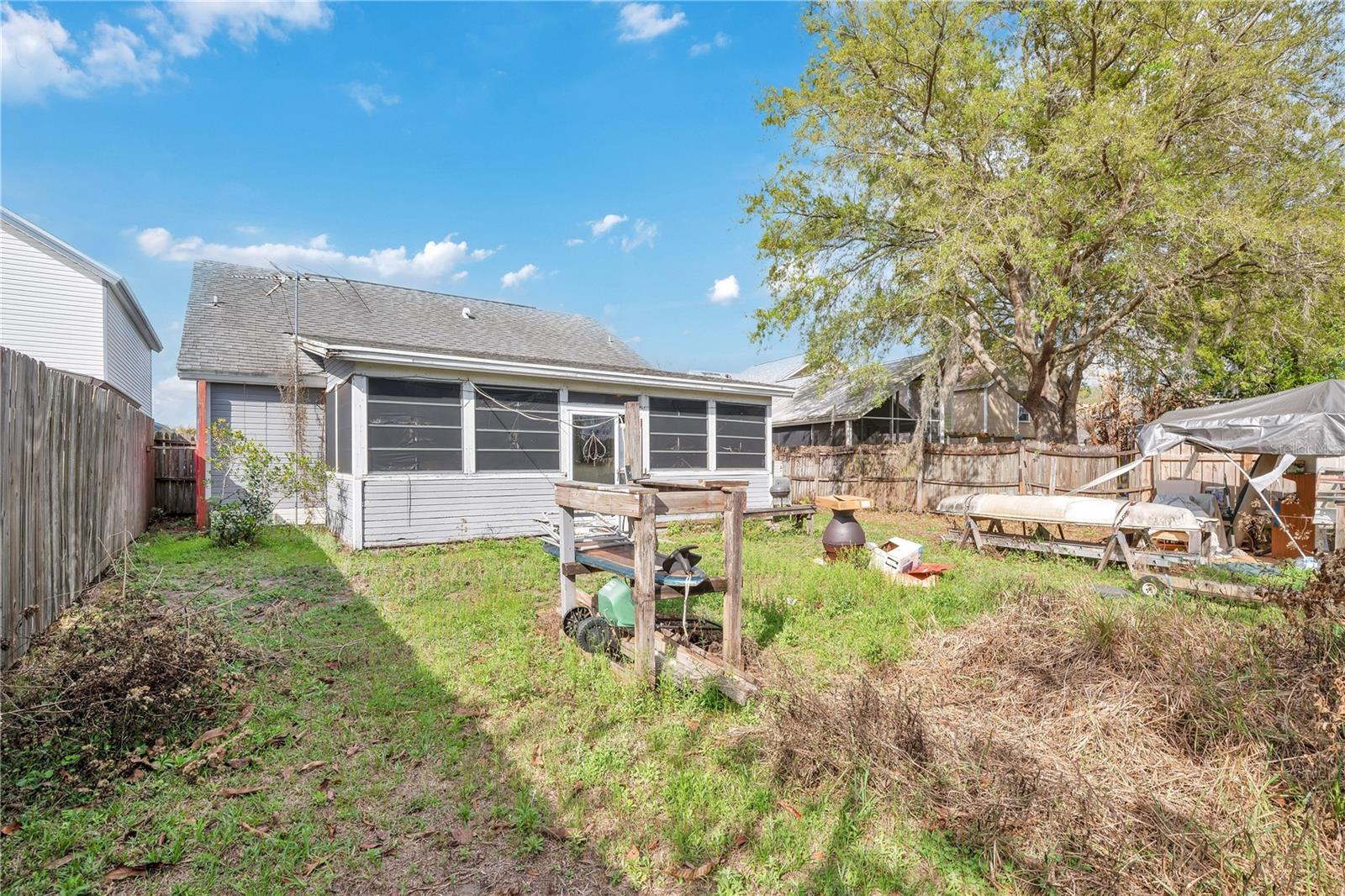 Image 13 of 23 For 9826 Surrey Ridge Road