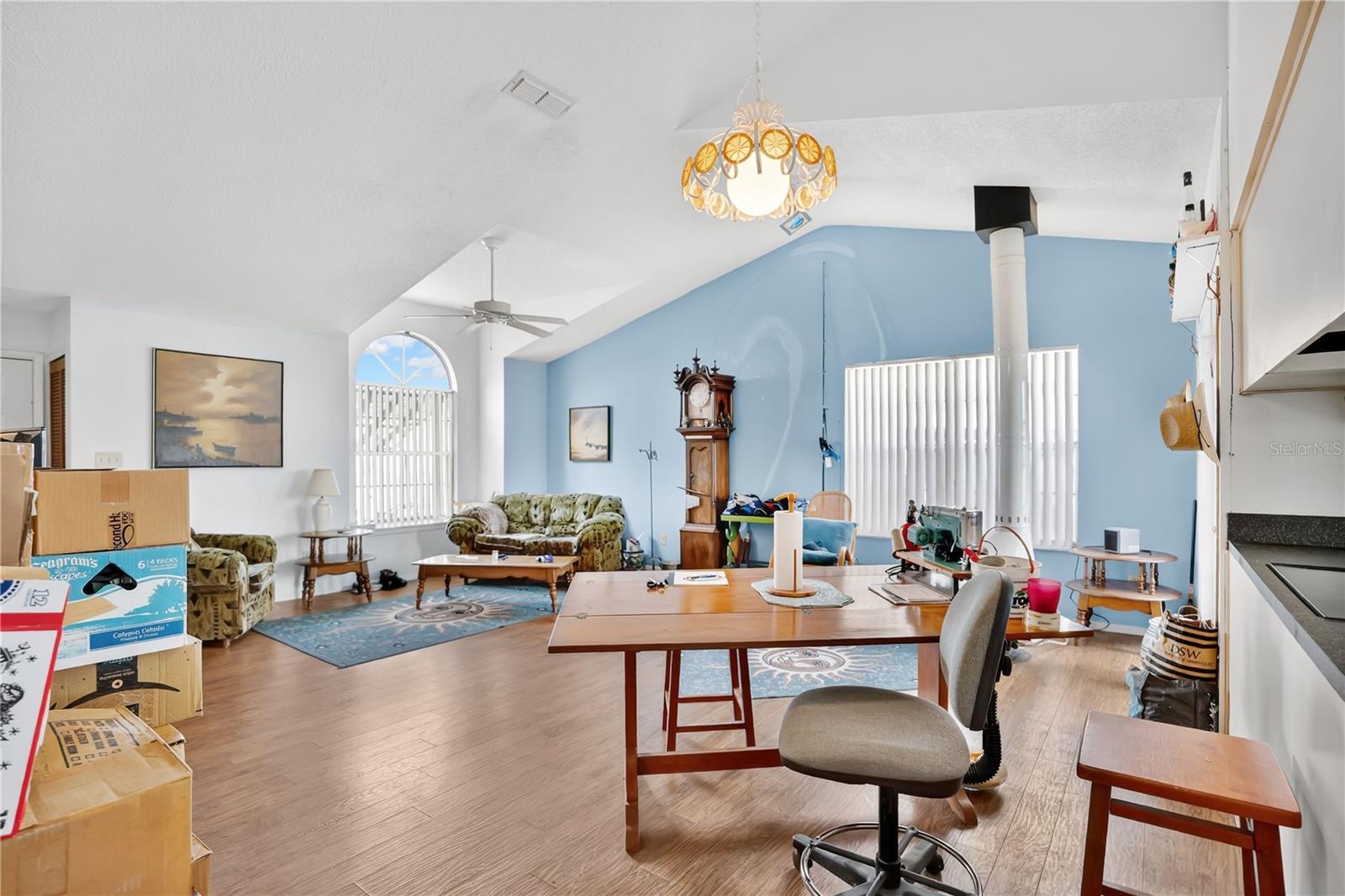 Image 3 of 23 For 9826 Surrey Ridge Road