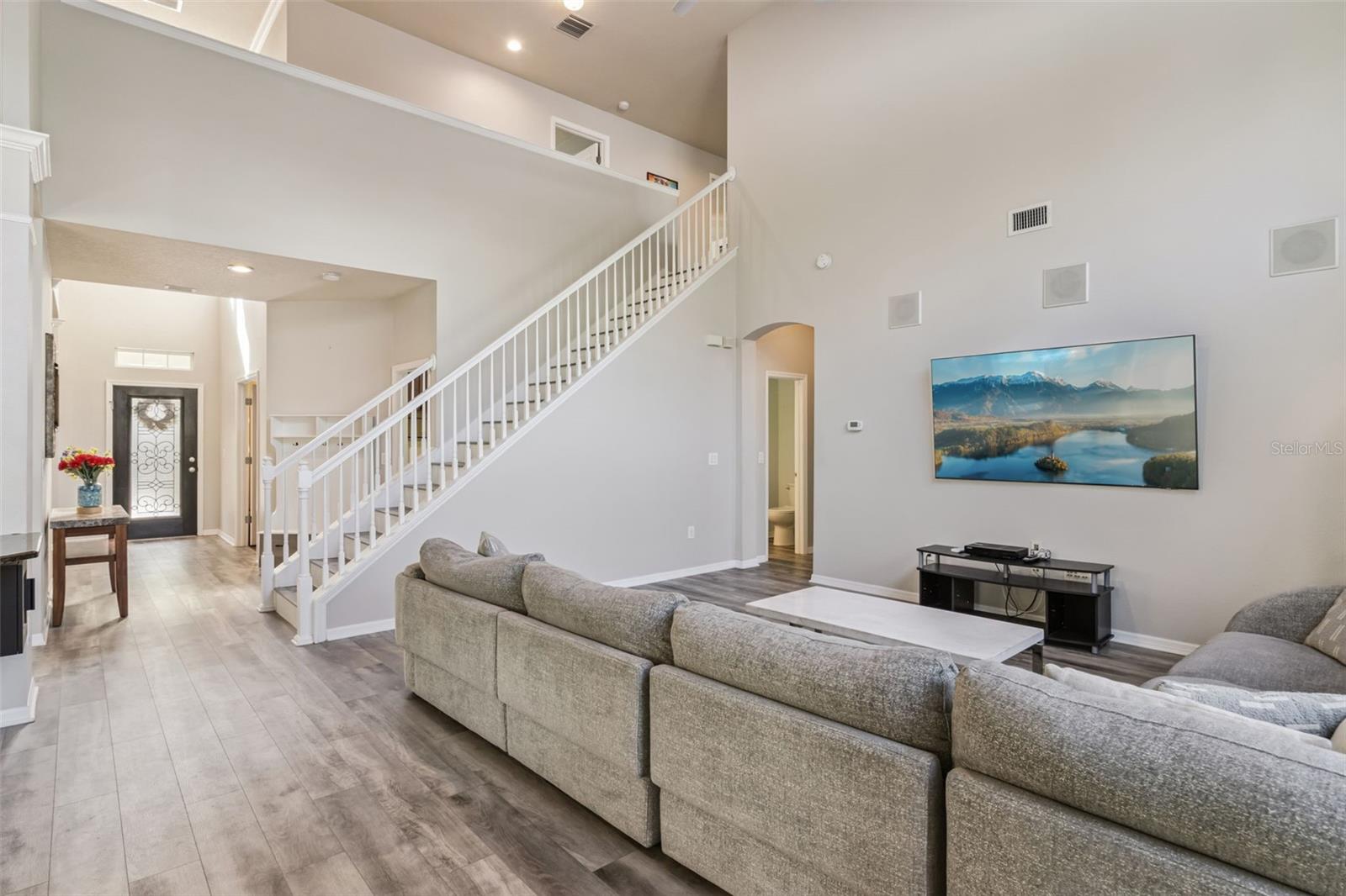 Image 10 of 77 For 15940 Ternglade Drive