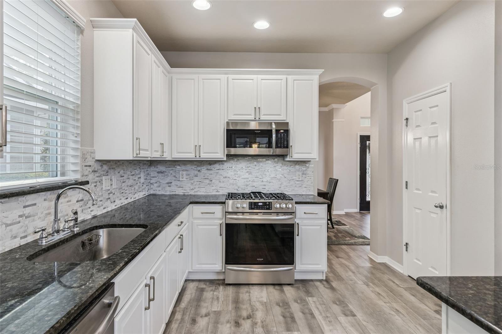 Image 19 of 77 For 15940 Ternglade Drive