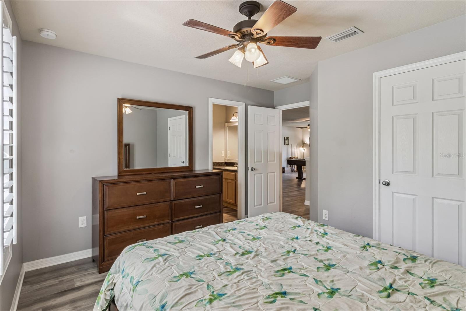 Image 38 of 77 For 15940 Ternglade Drive