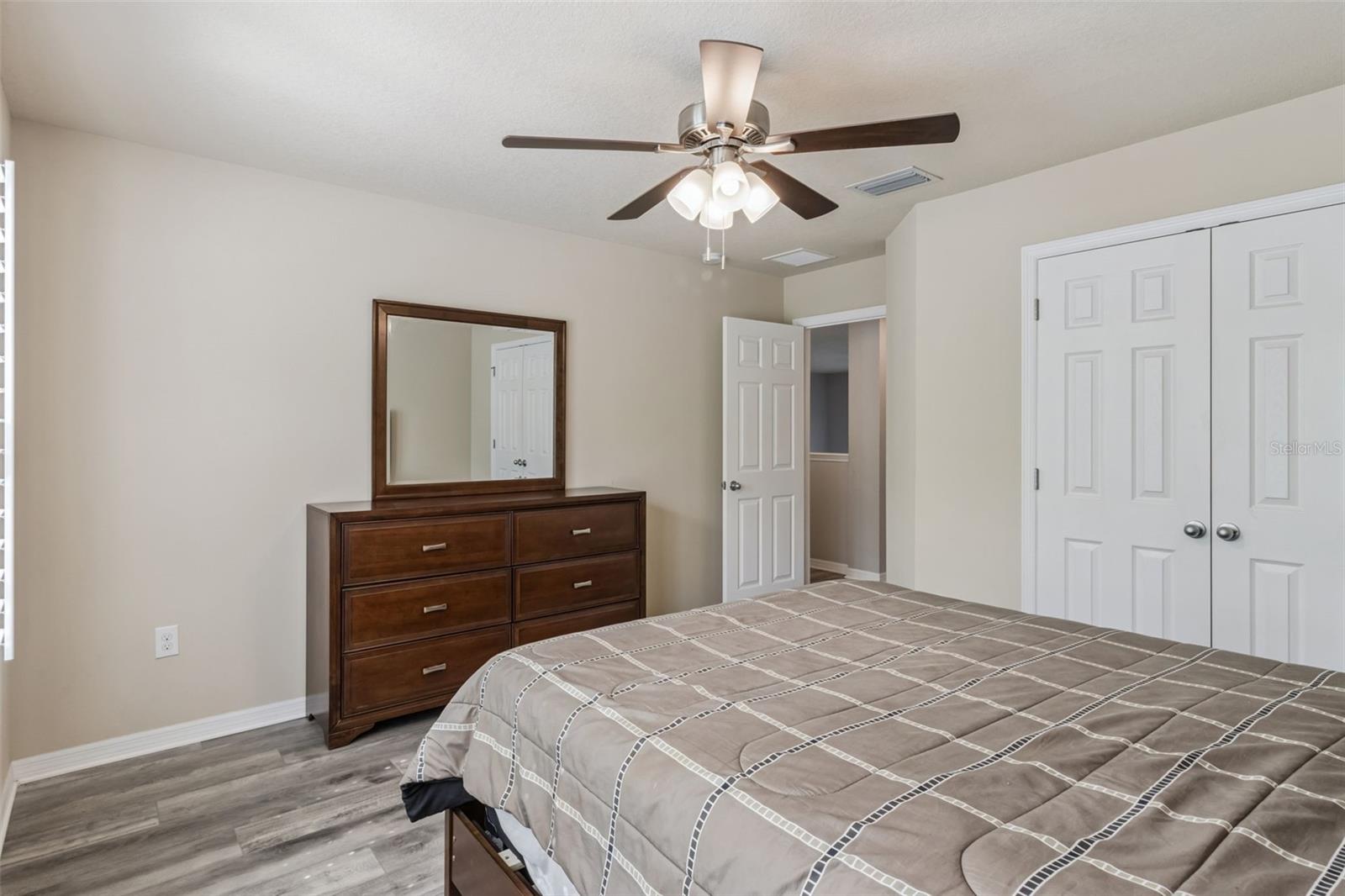 Image 40 of 77 For 15940 Ternglade Drive