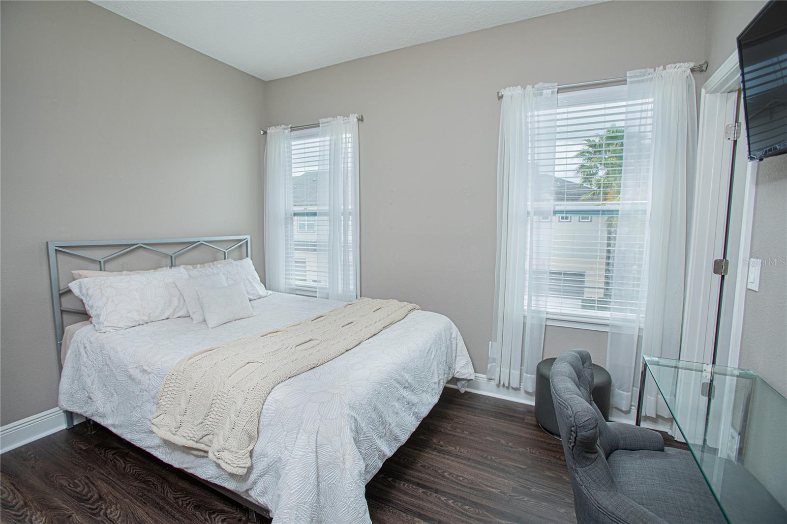 Image 18 of 30 For 8115 Upper Perse Circle