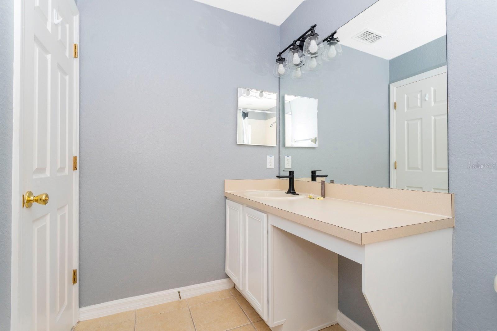 Image 33 of 89 For 206 Bergamo Drive