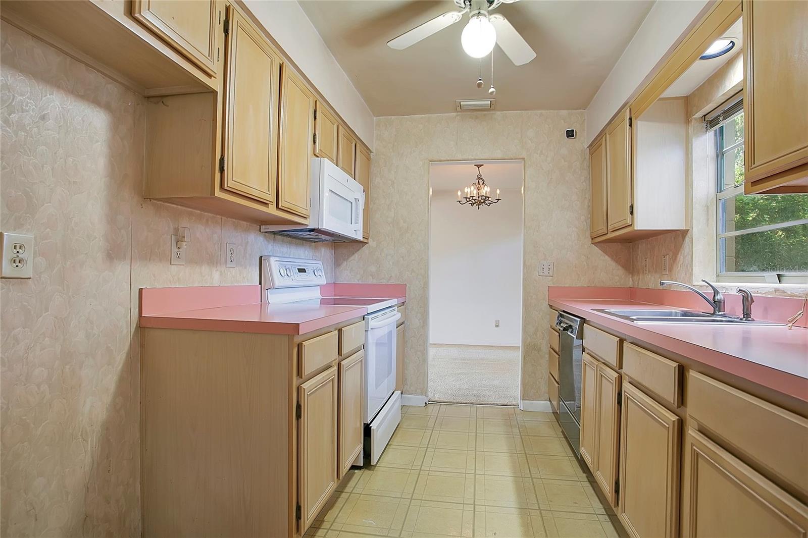 Image 12 of 38 For 633 Lander Road