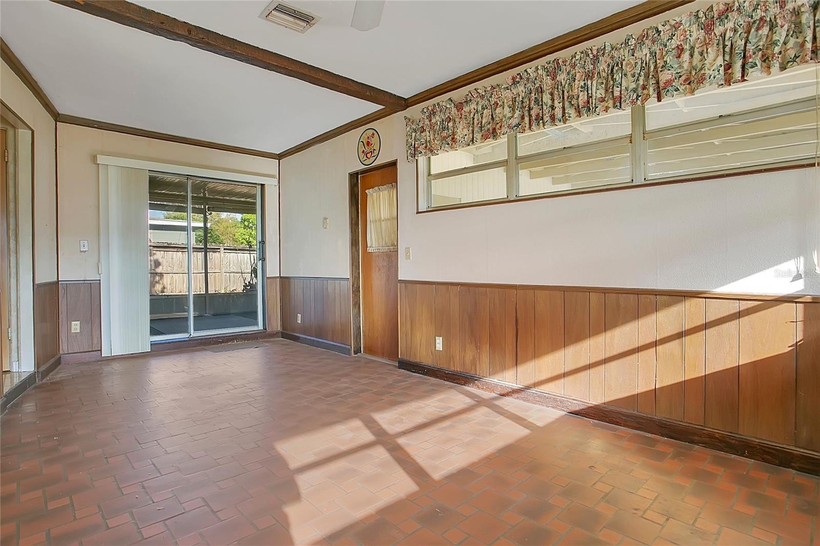 Image 14 of 38 For 633 Lander Road