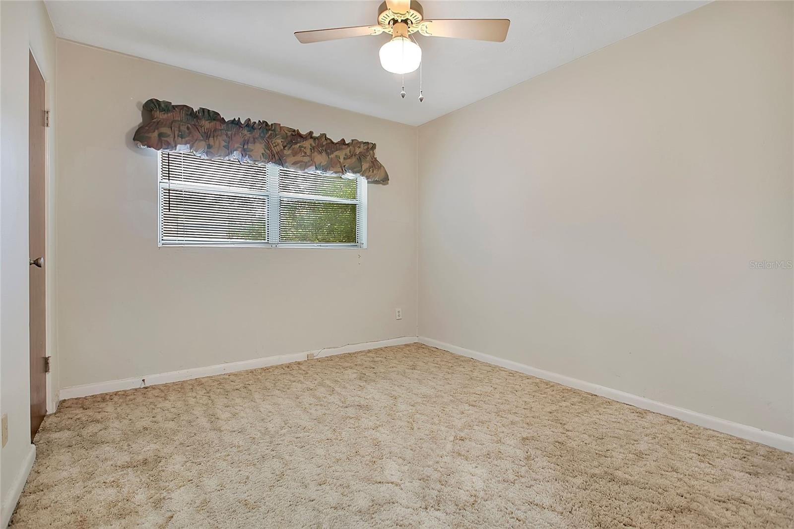 Image 20 of 38 For 633 Lander Road