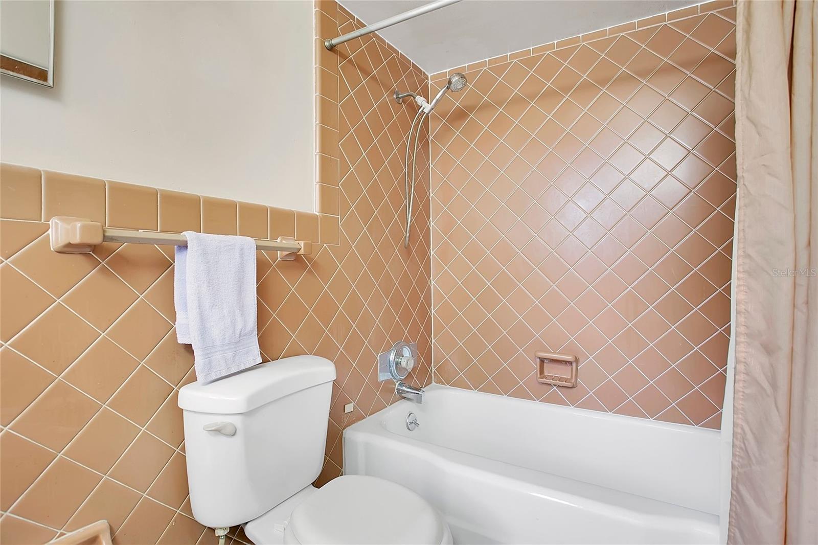 Image 21 of 38 For 633 Lander Road