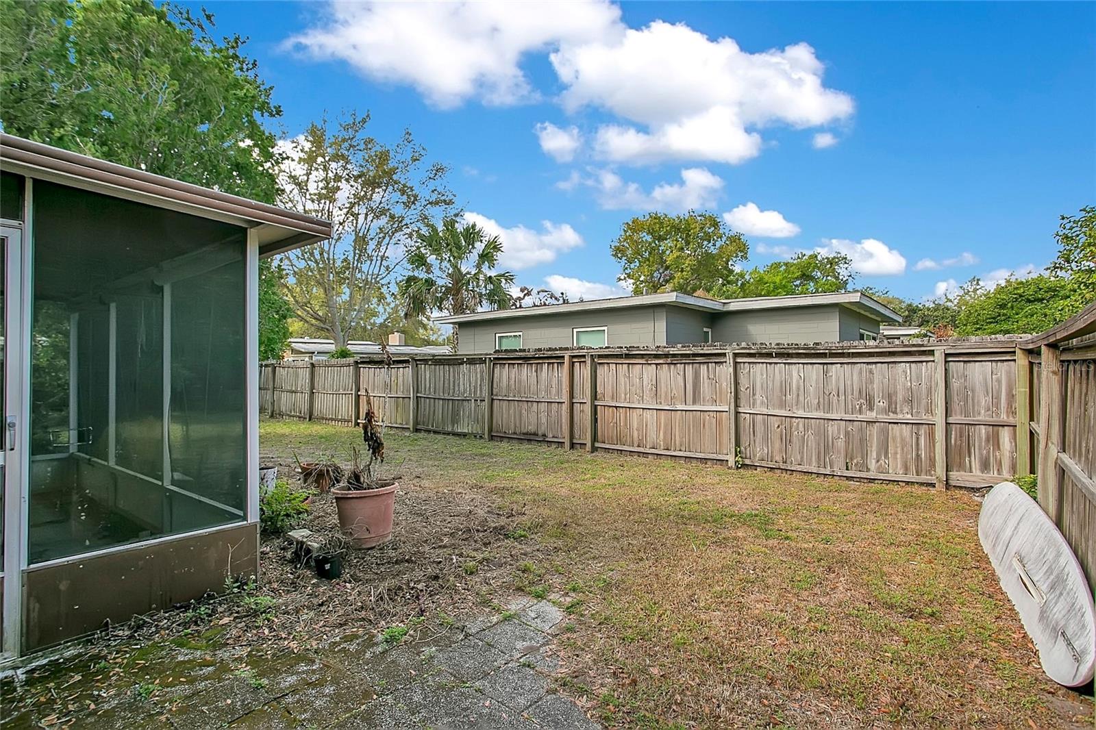 Image 27 of 38 For 633 Lander Road