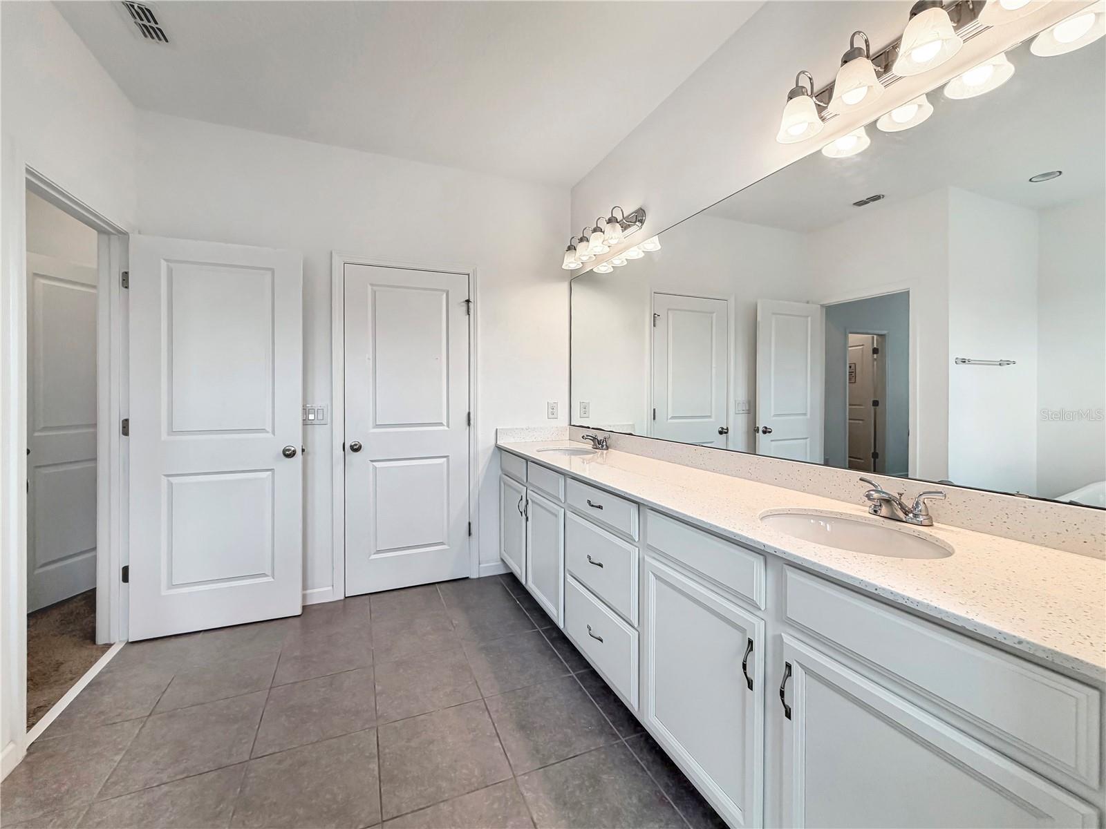 Image 18 of 27 For 7711 Tangerine Knoll Loop