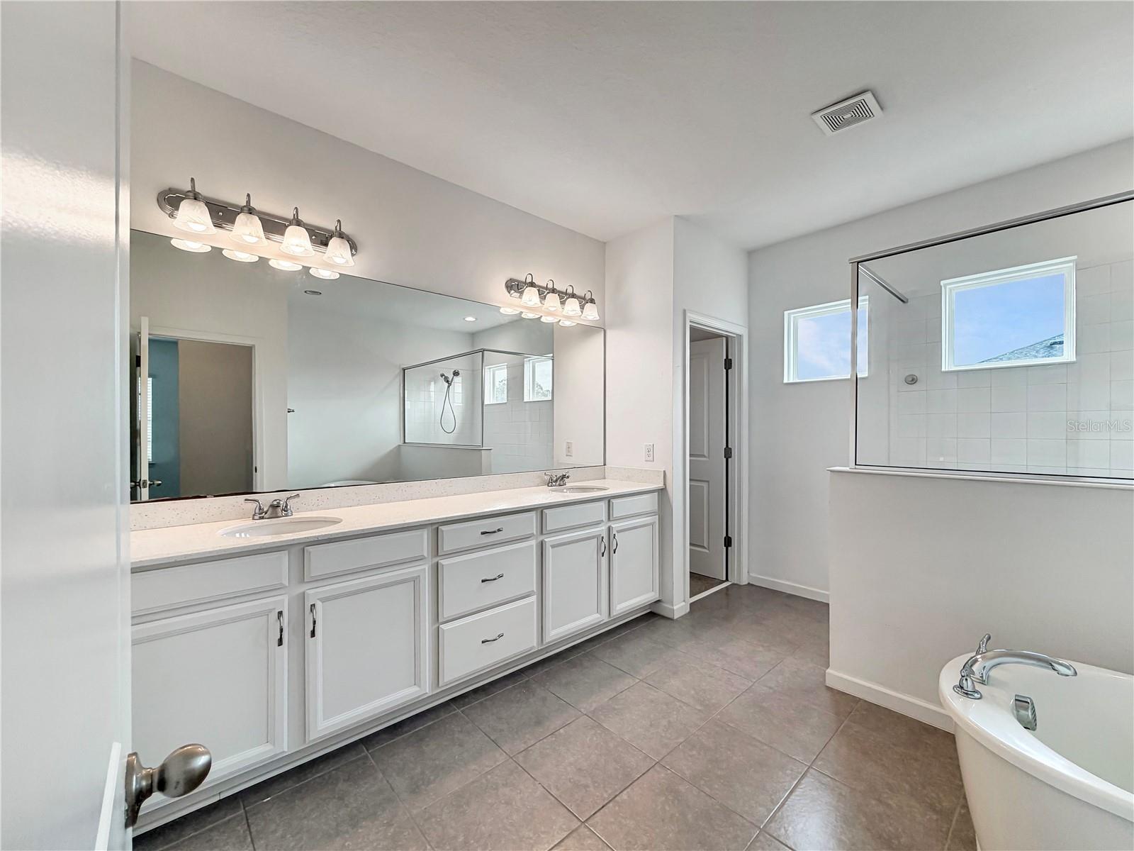 Image 19 of 27 For 7711 Tangerine Knoll Loop