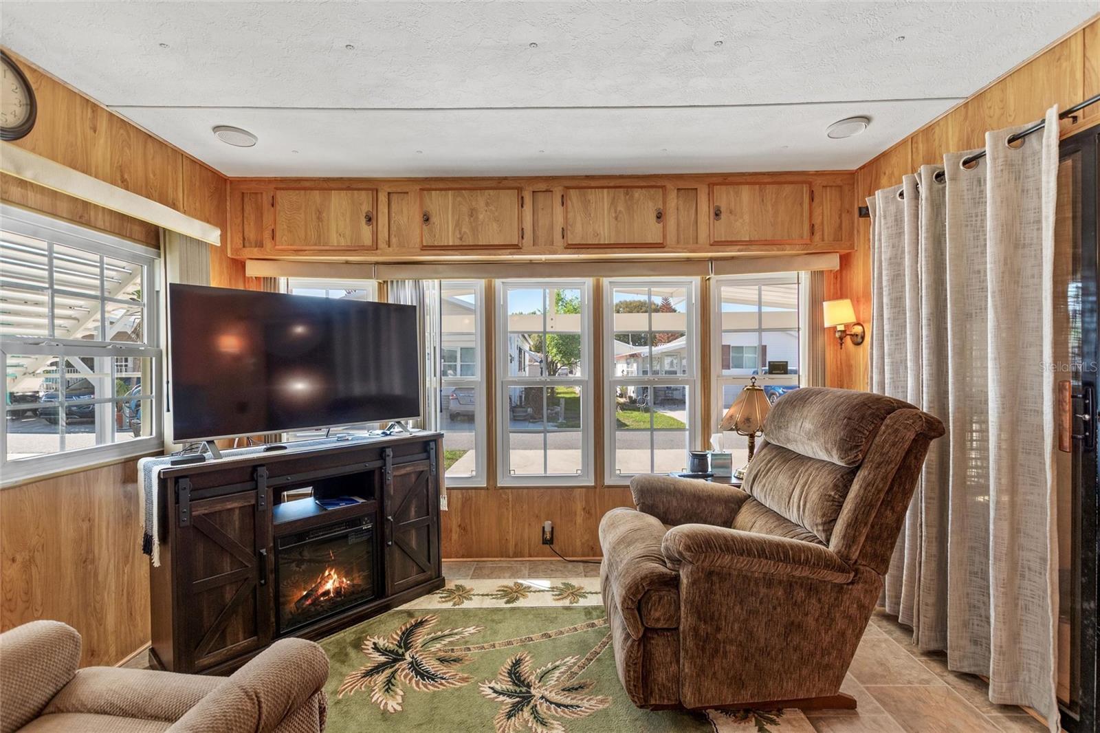 Image 14 of 42 For 135 Citrus Ridge Drive