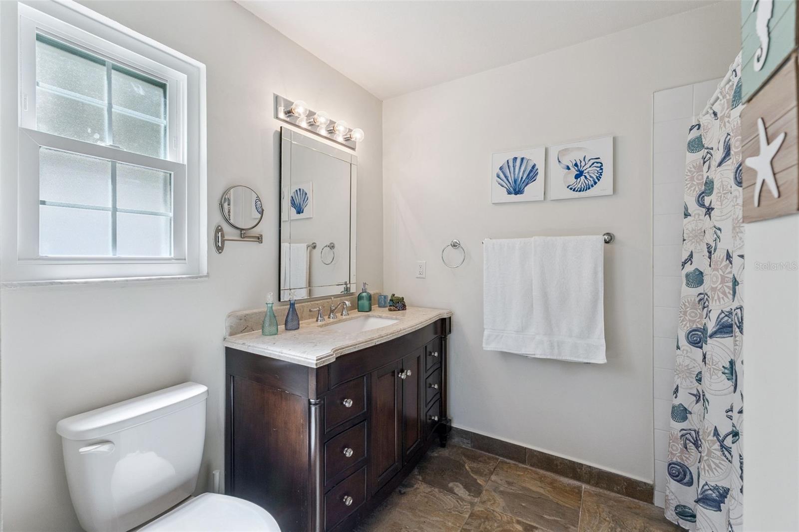 Image 14 of 22 For 840 Center Avenue 67