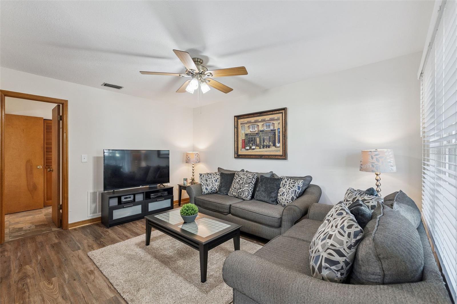 Image 5 of 22 For 840 Center Avenue 67