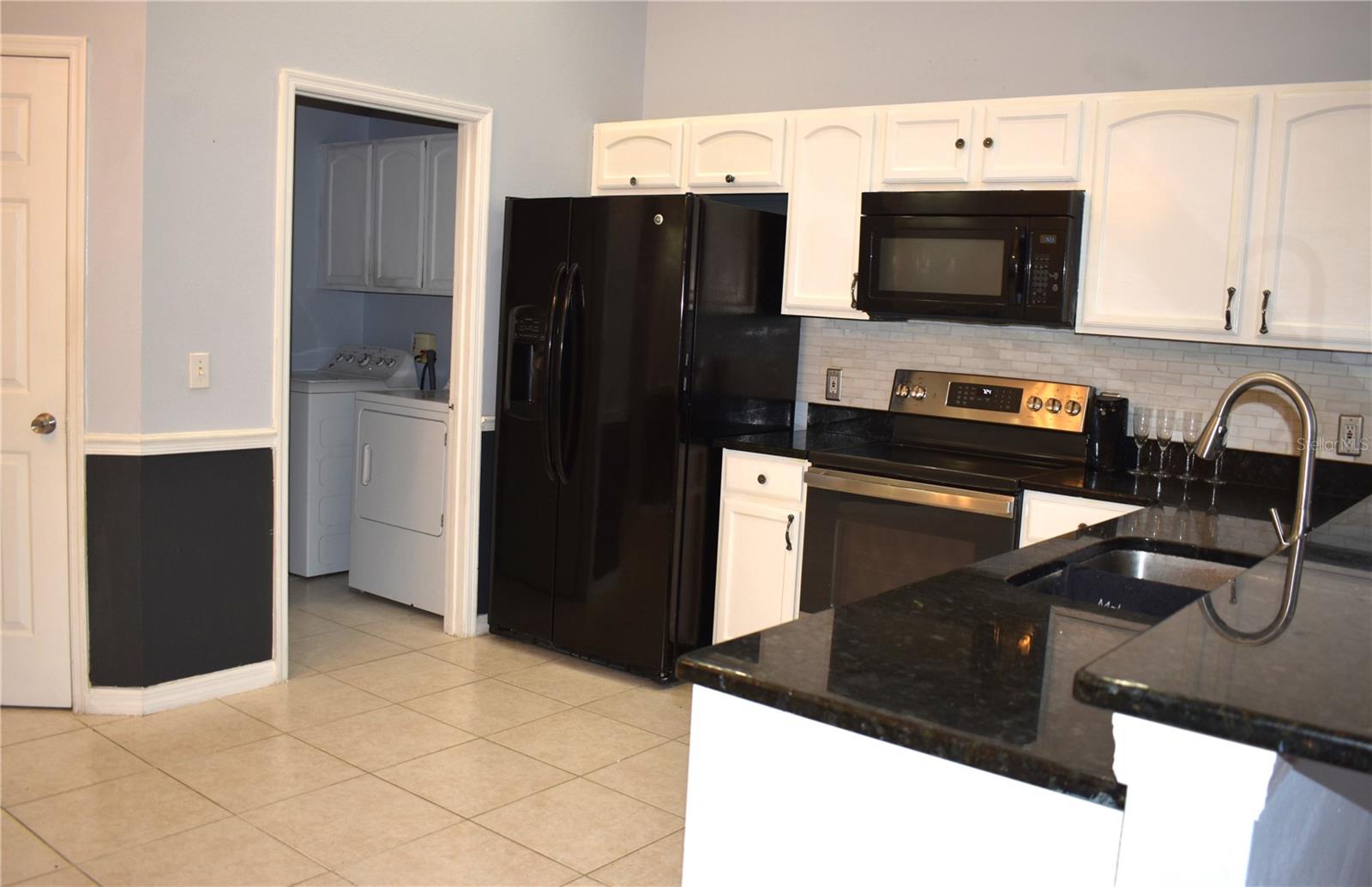 Image 3 of 17 For 436 Lake Shore Parkway