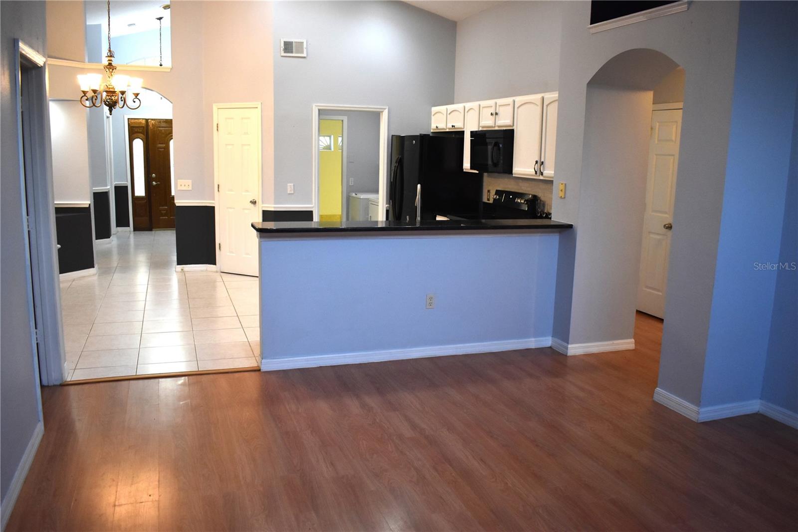 Image 4 of 17 For 436 Lake Shore Parkway