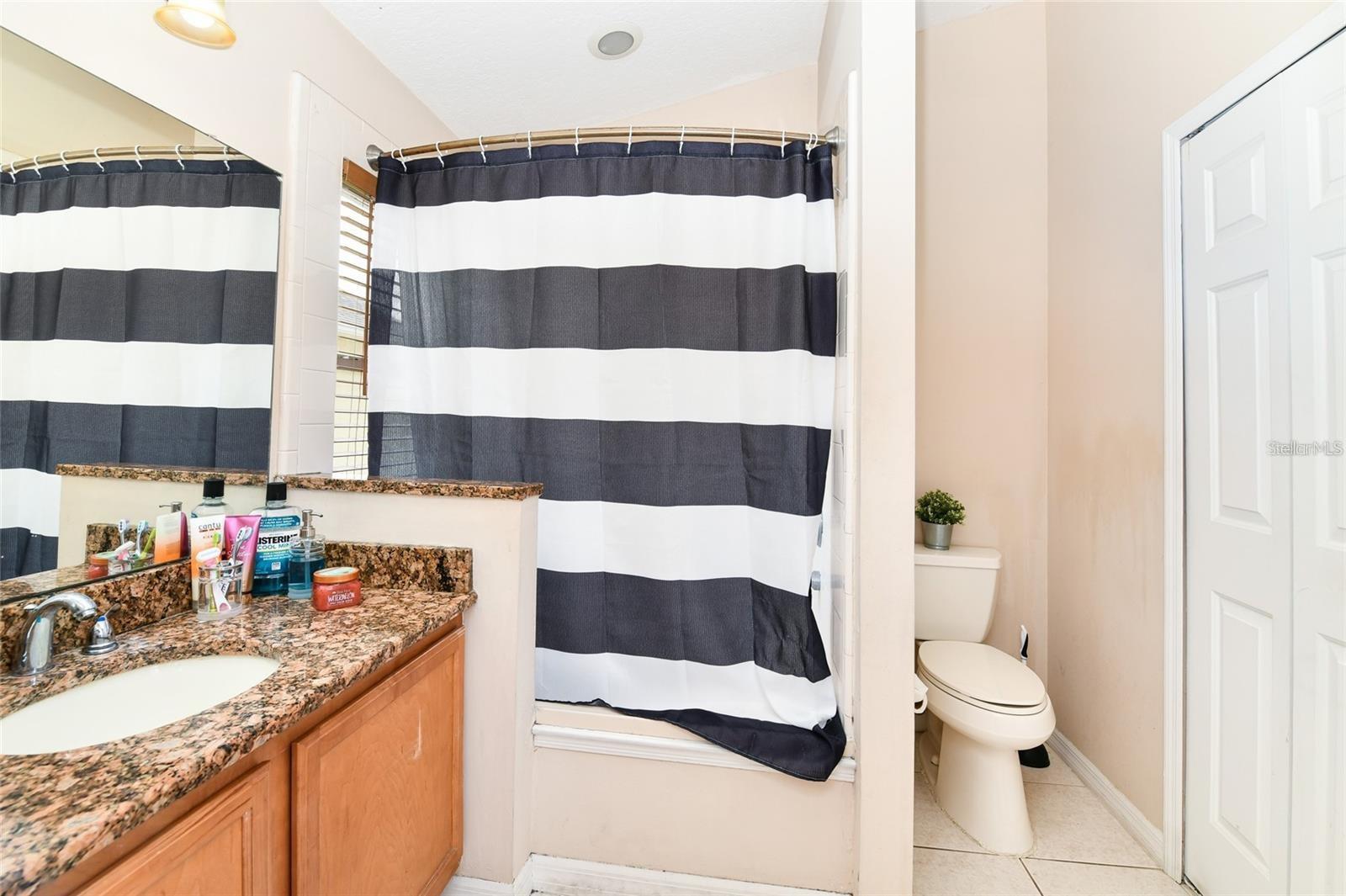 Image 8 of 17 For 436 Lake Shore Parkway