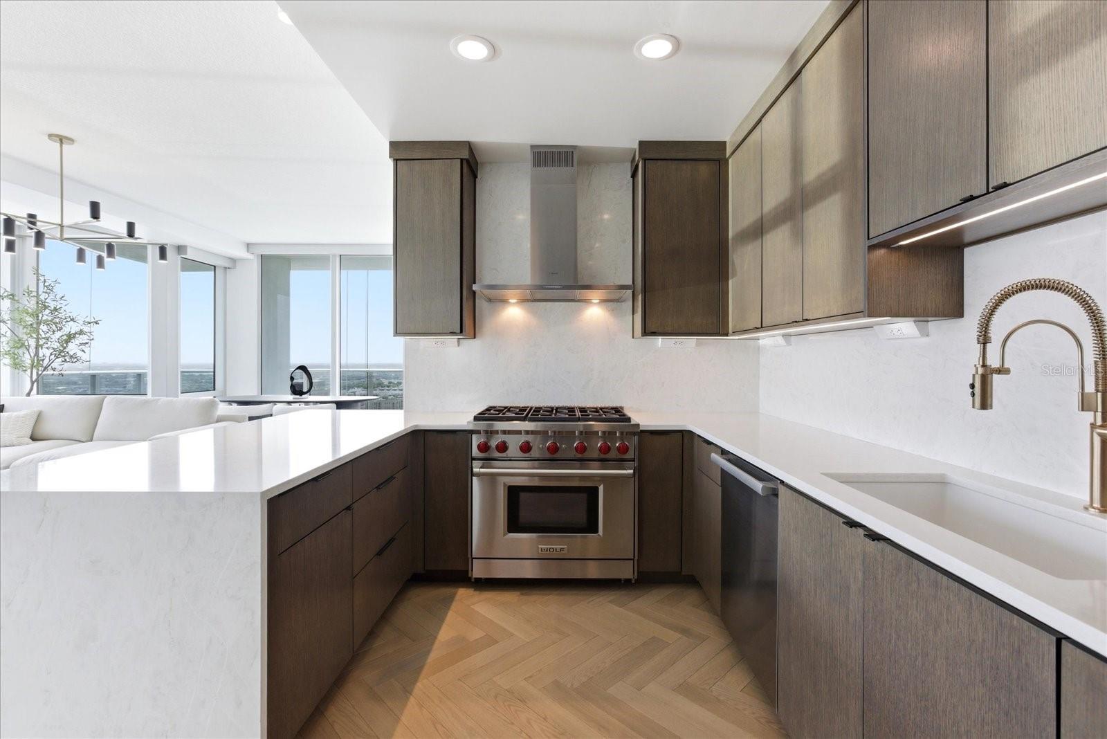 Image 14 of 47 For 150 Robinson Street 30c