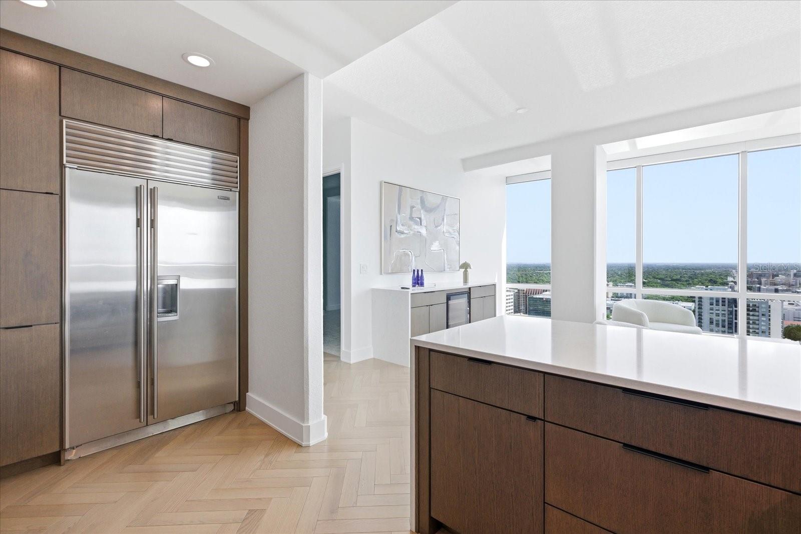 Image 15 of 47 For 150 Robinson Street 30c