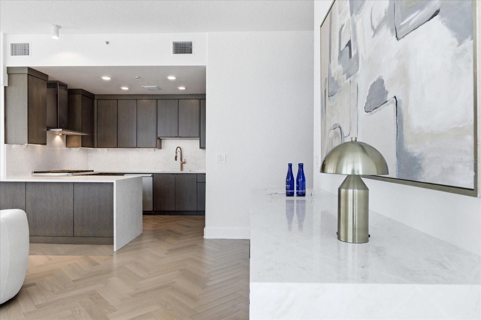 Image 18 of 47 For 150 Robinson Street 30c