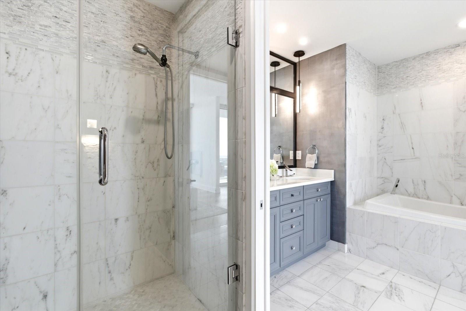 Image 25 of 47 For 150 Robinson Street 30c