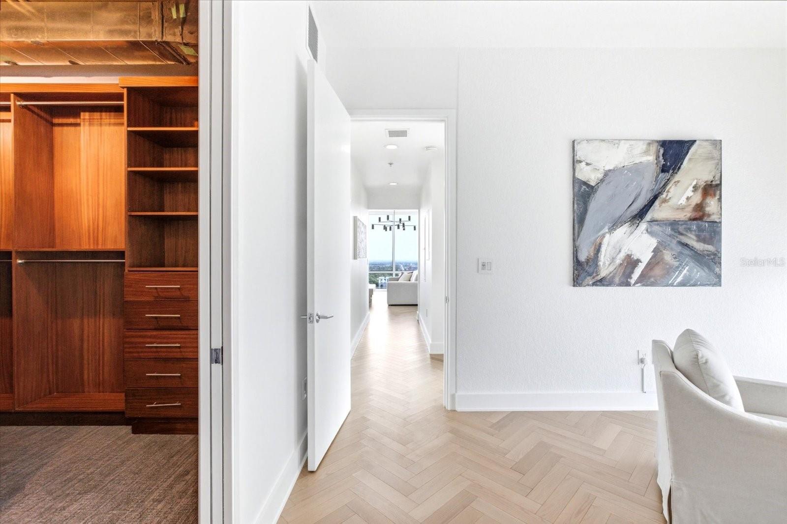 Image 28 of 47 For 150 Robinson Street 30c