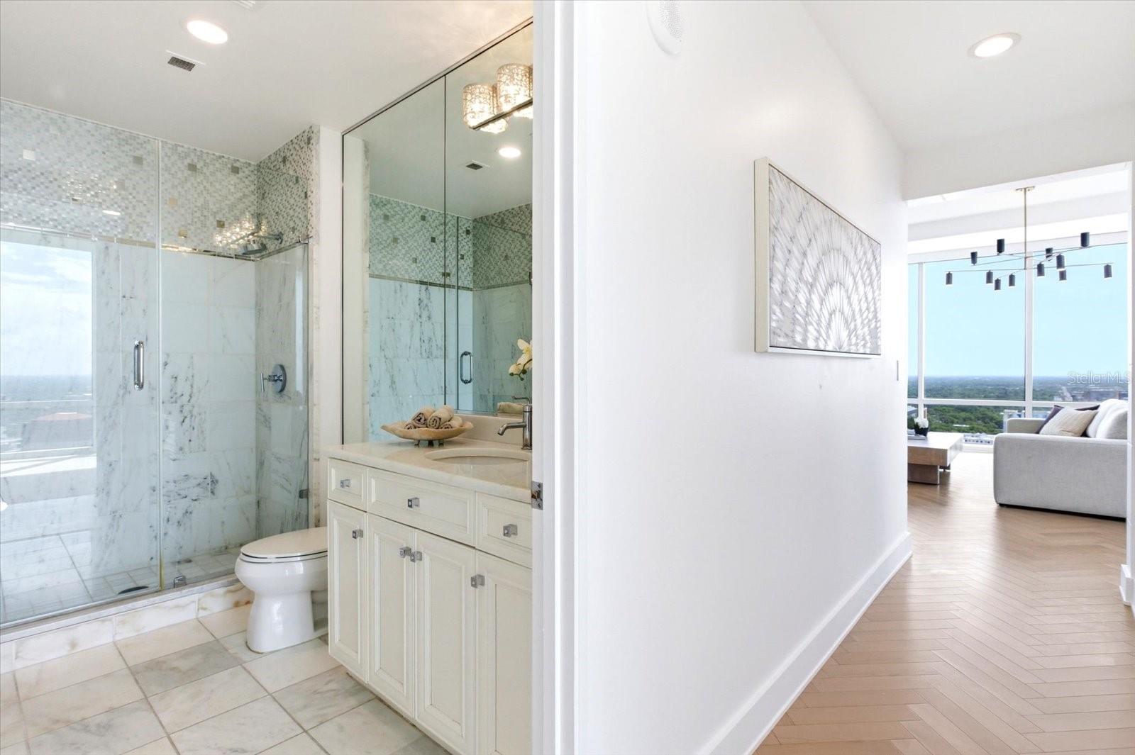 Image 33 of 47 For 150 Robinson Street 30c