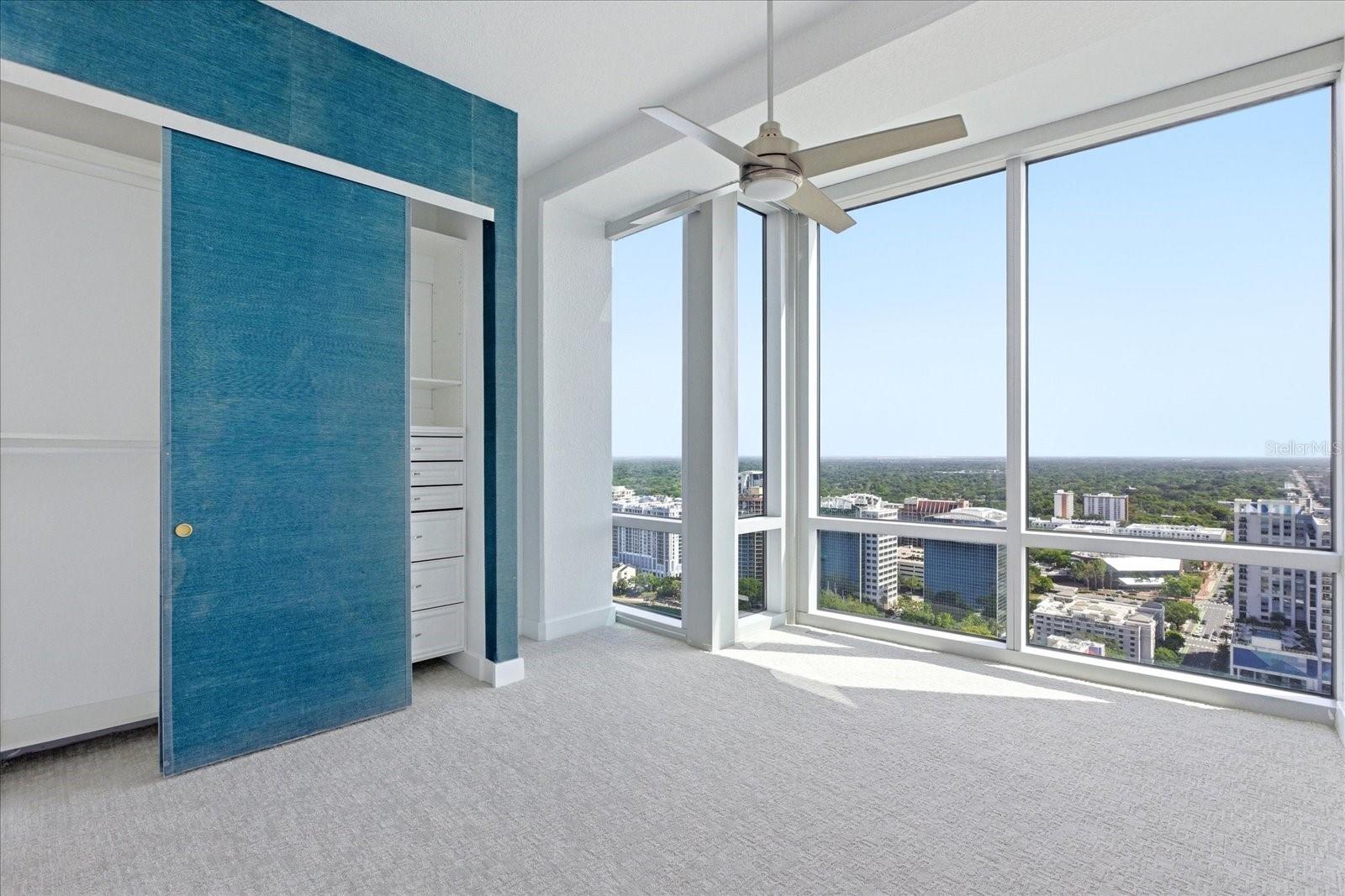 Image 34 of 47 For 150 Robinson Street 30c