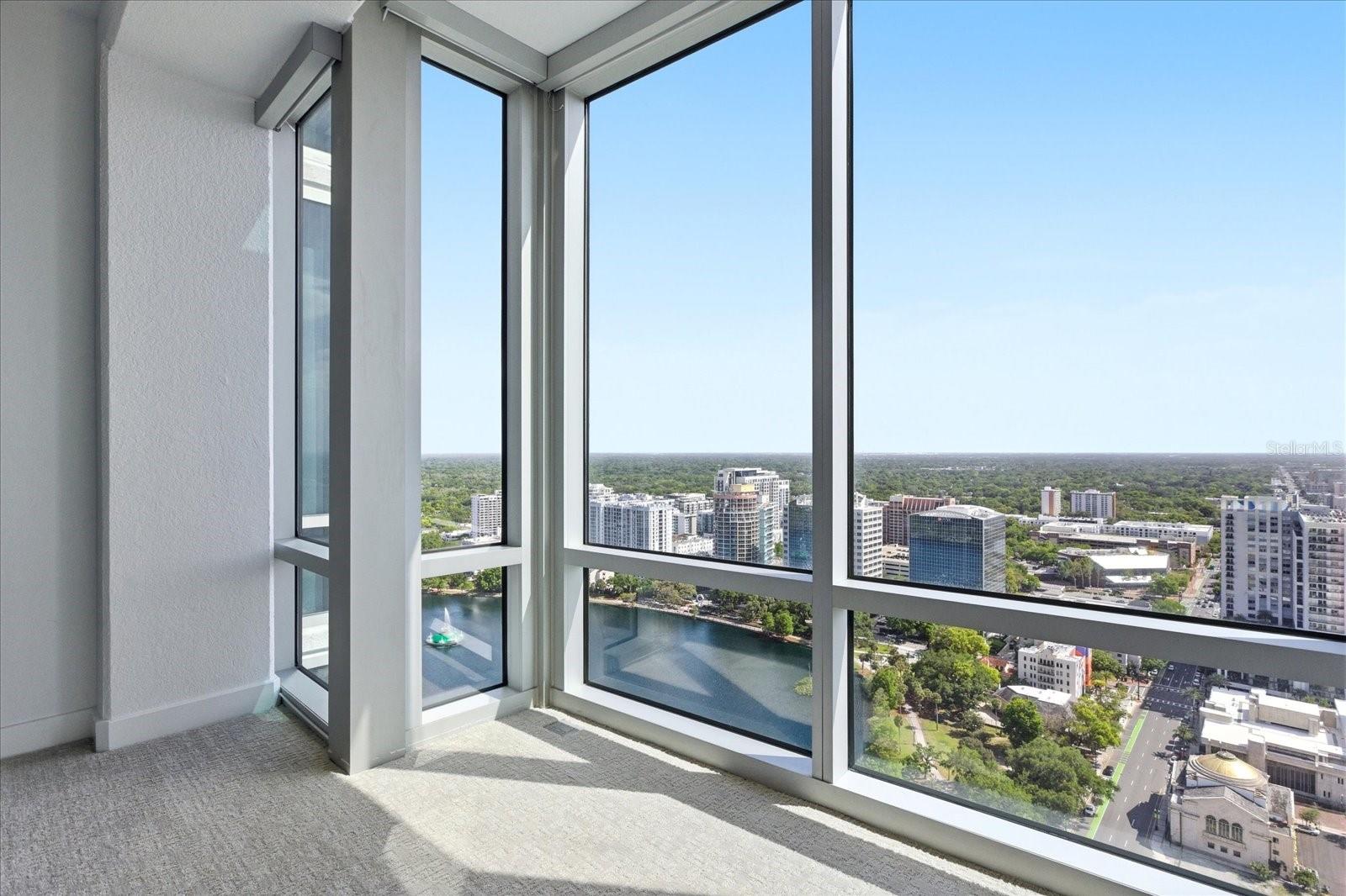 Image 35 of 47 For 150 Robinson Street 30c