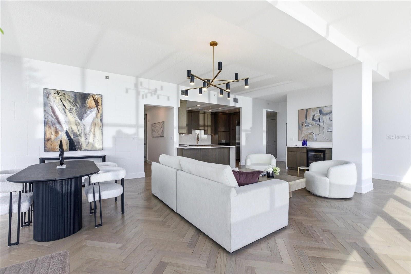 Image 8 of 47 For 150 Robinson Street 30c