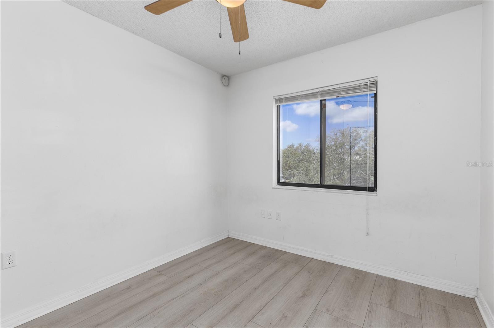 Image 13 of 42 For 1064 Lotus Parkway 941