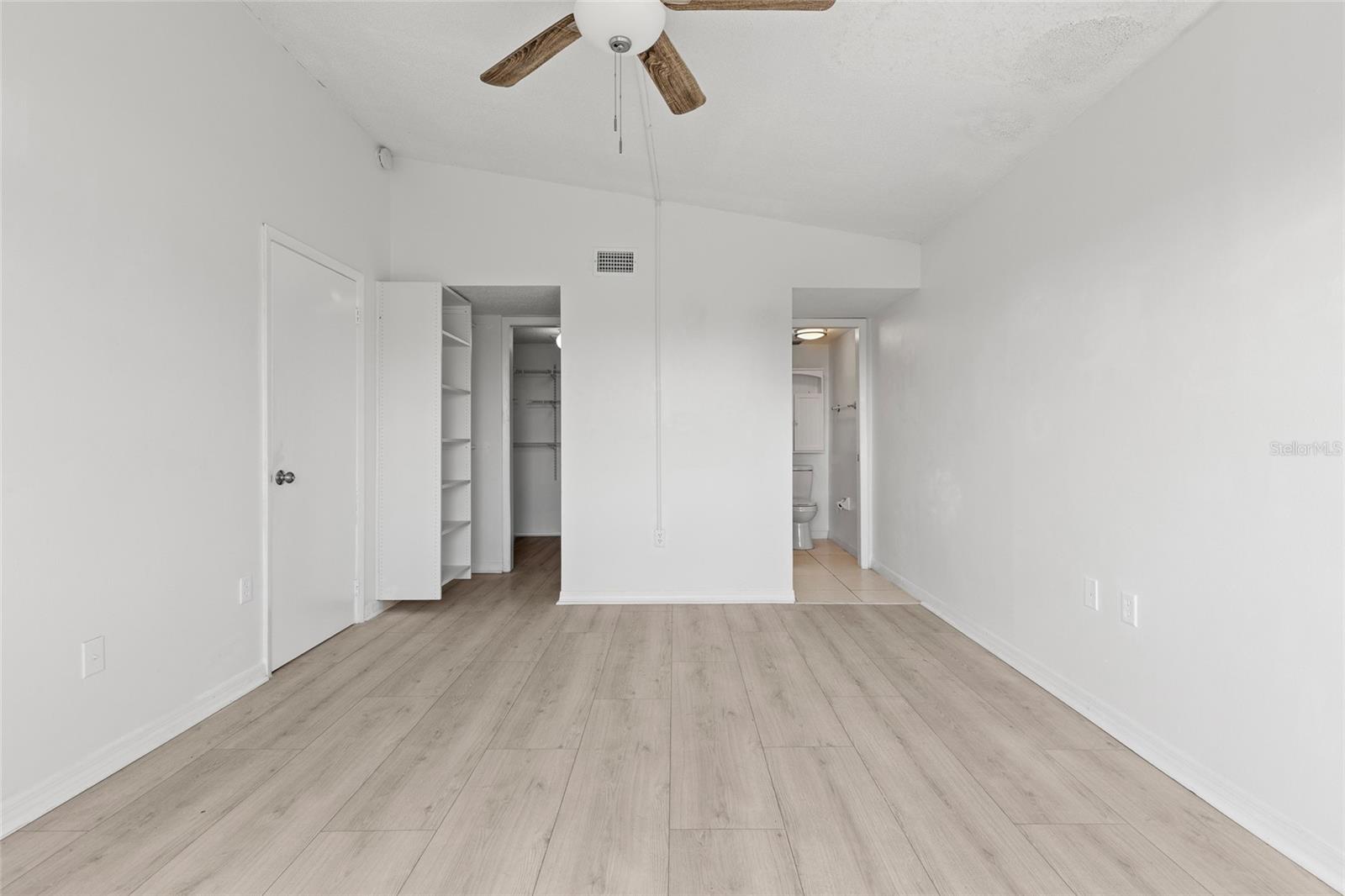 Image 19 of 42 For 1064 Lotus Parkway 941