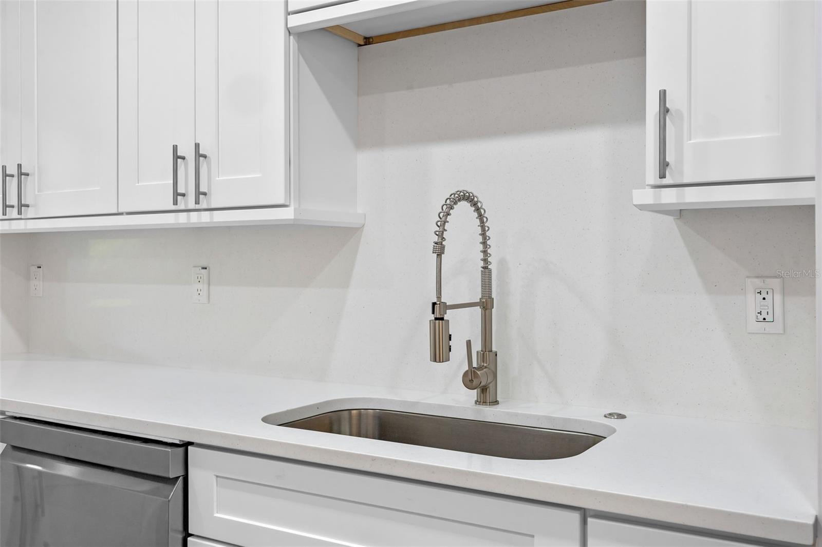 Image 4 of 17 For 805 Nottingham Street