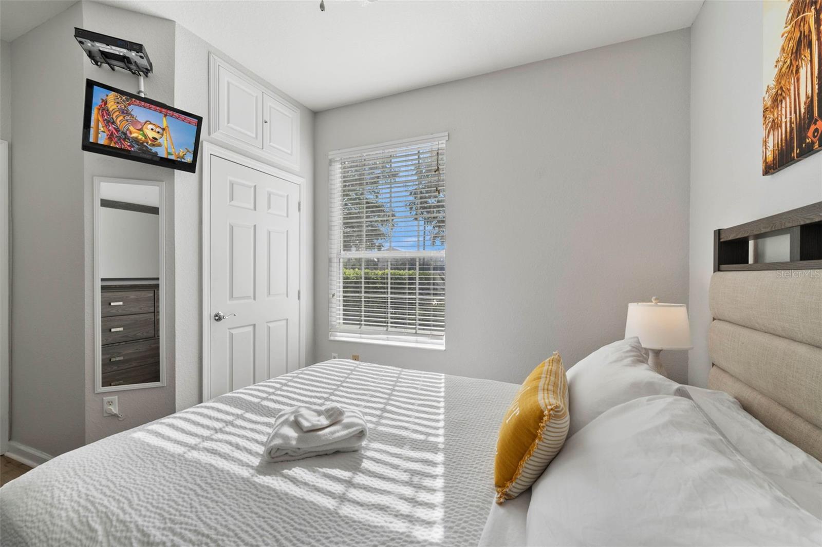 Image 20 of 44 For 4802 Cayview Avenue 10814