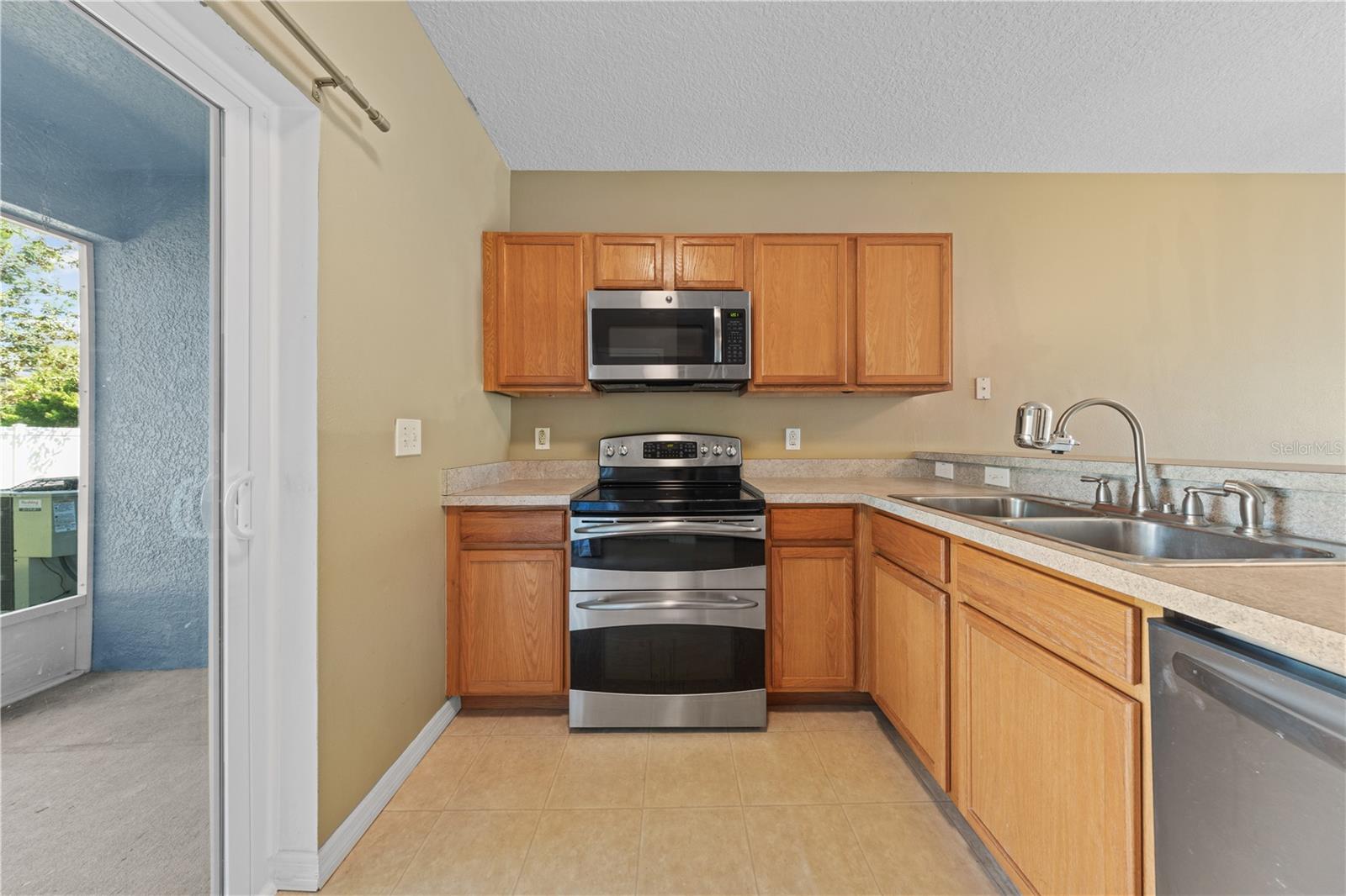 Image 16 of 62 For 122 Wilton Circle